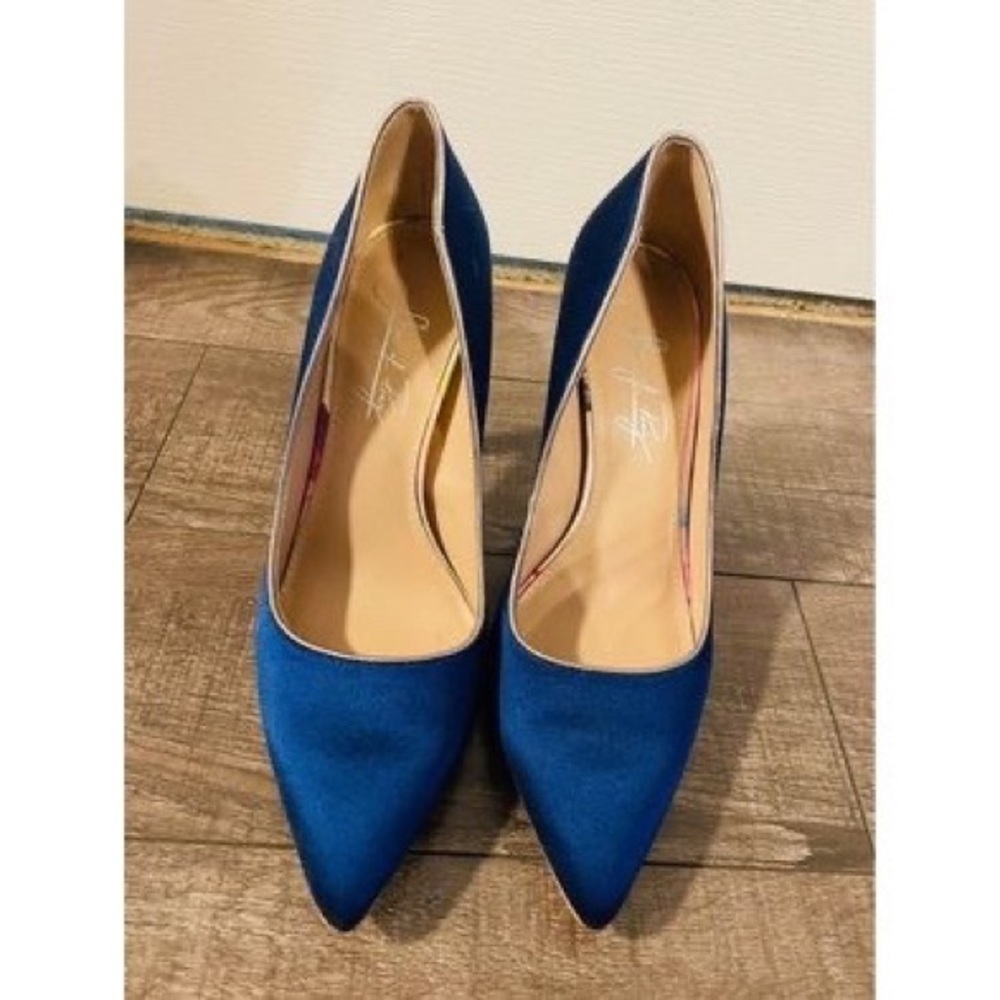 Shoes of Prey Navy Heels US8